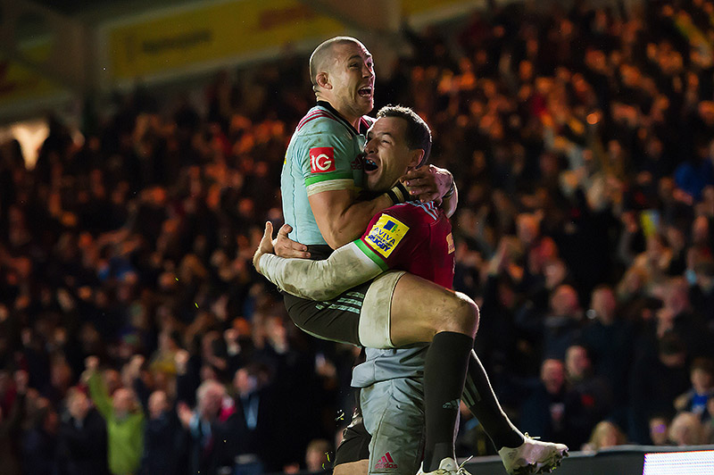 Tim Visser of Harlequins celebrates his match-winning try with team-mate Mike Brown